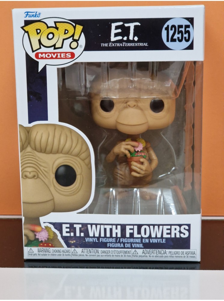E.T with flowers 1255