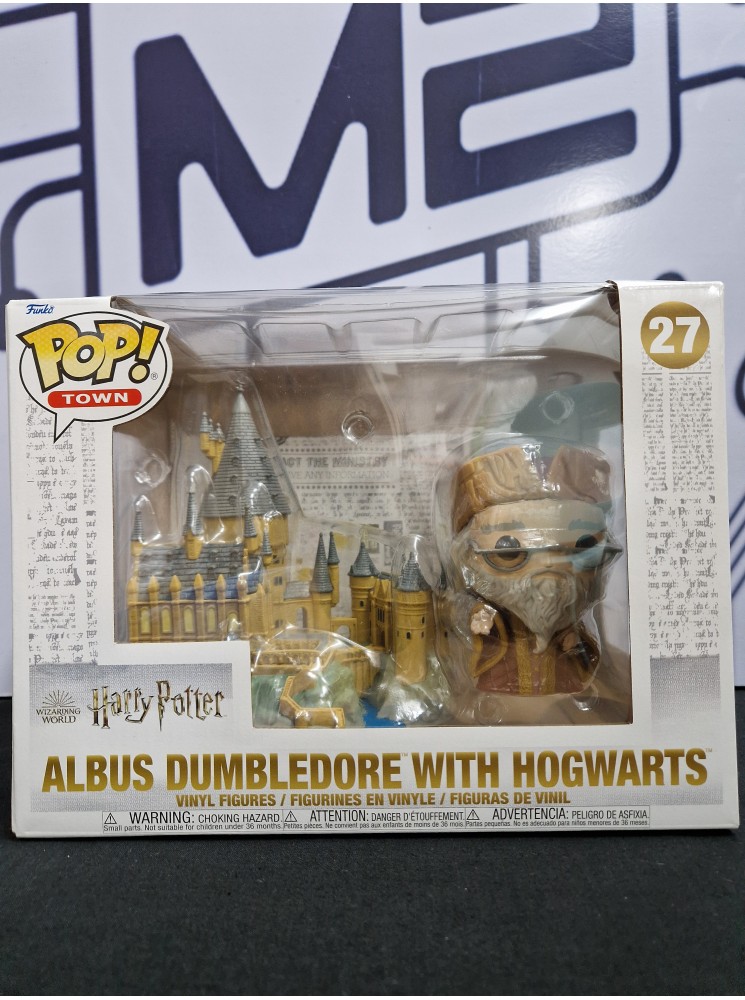 Albus Dumbledore with Hogwarts 27 HP